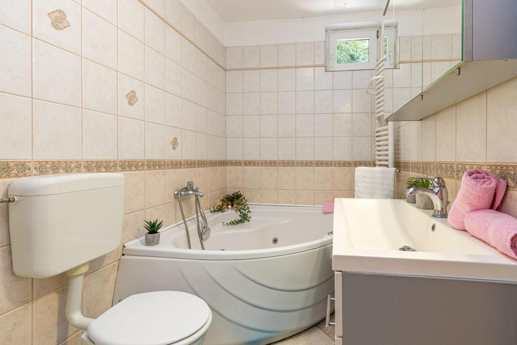 Seaview Apartment Tina Krk Island - Happy Rentals Krk Town Εξωτερικό φωτογραφία